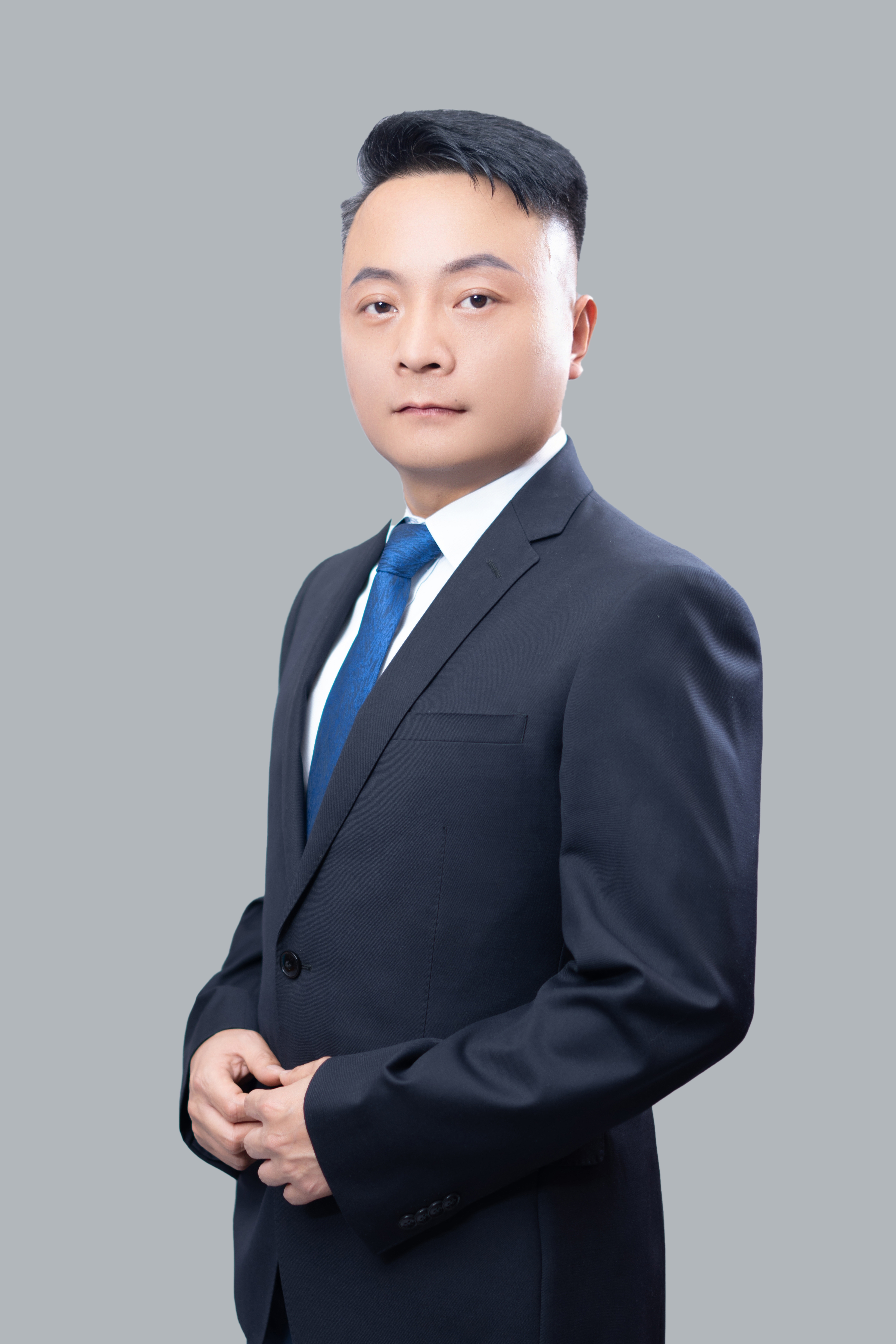 崔建律师肖像