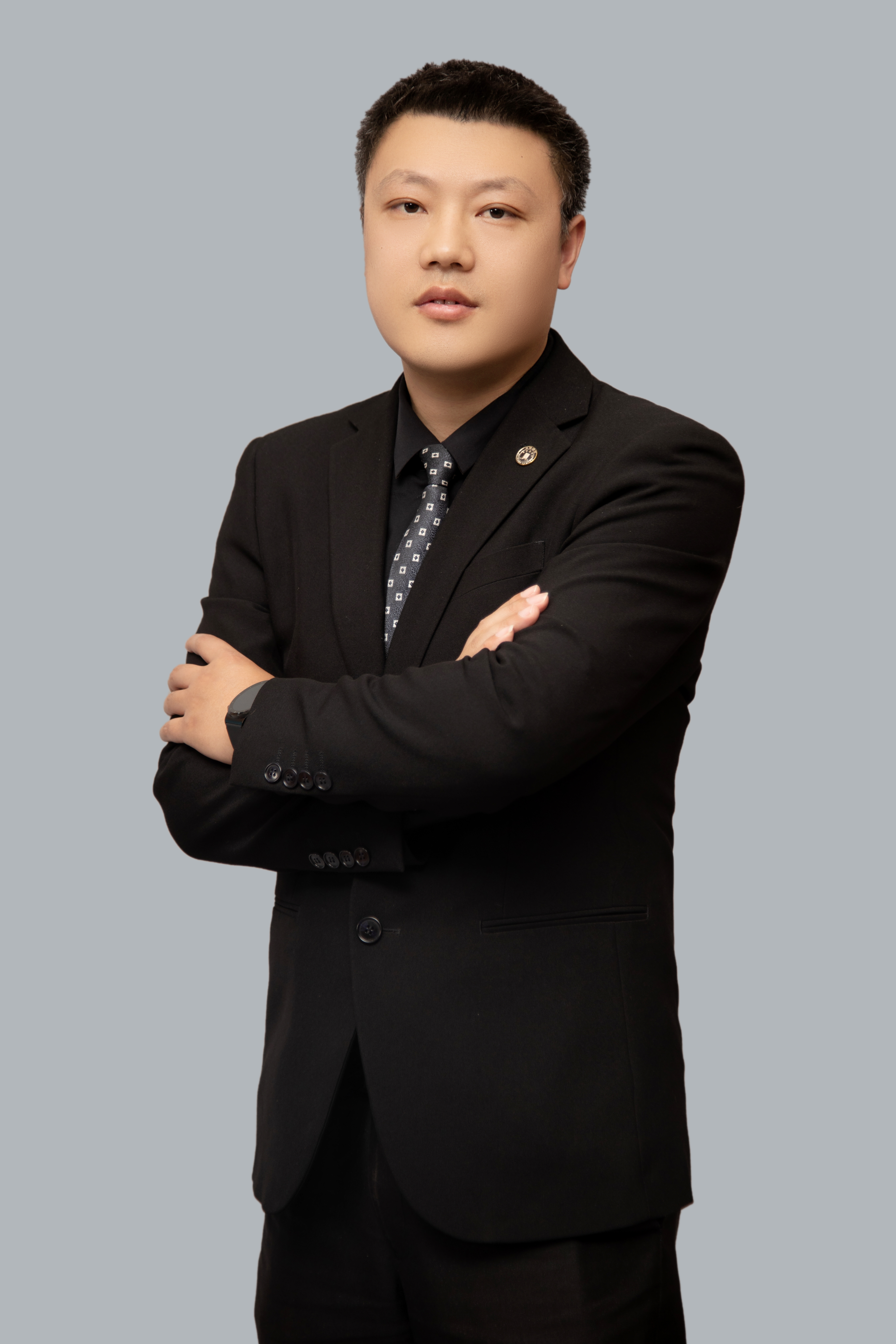 韩后华律师肖像